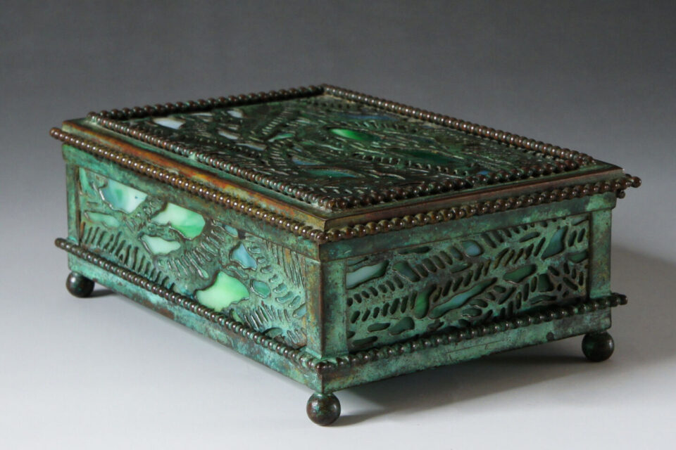 ルイス・C・ティファニーヴィンテージステンドグラス木製一体型大ジュエリーボックス ルイス.C.ティファニー「Stained Glass Jewelry Box」《アンティック