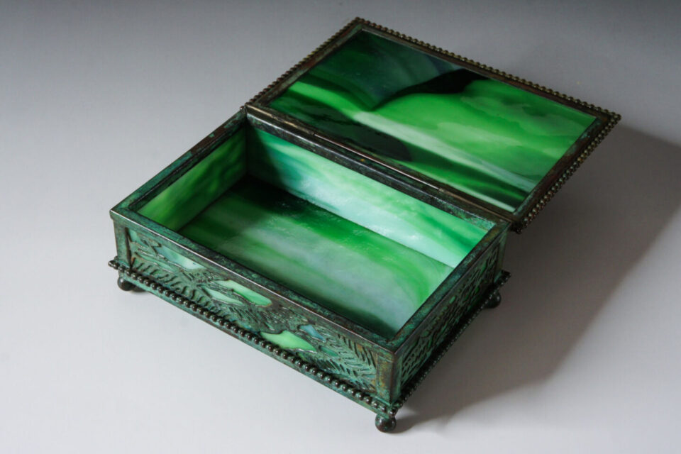 ルイス.C.ティファニー「Stained Glass Jewelry Box」《アンティック