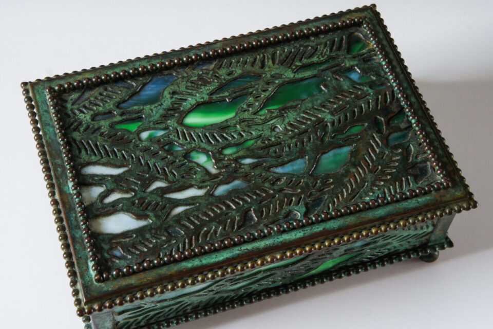 ルイス.C.ティファニー「Stained Glass Jewelry Box」《アンティック